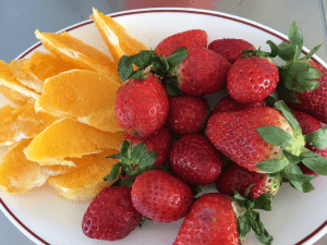 Las mejores ideas para tu ‘brunch’. Carpaccio de fresas con naranja.